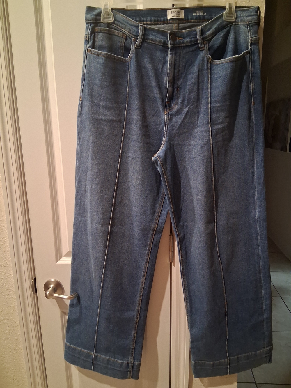 Kensie Women/Men's Light Blue Relaxed Straight Jeans